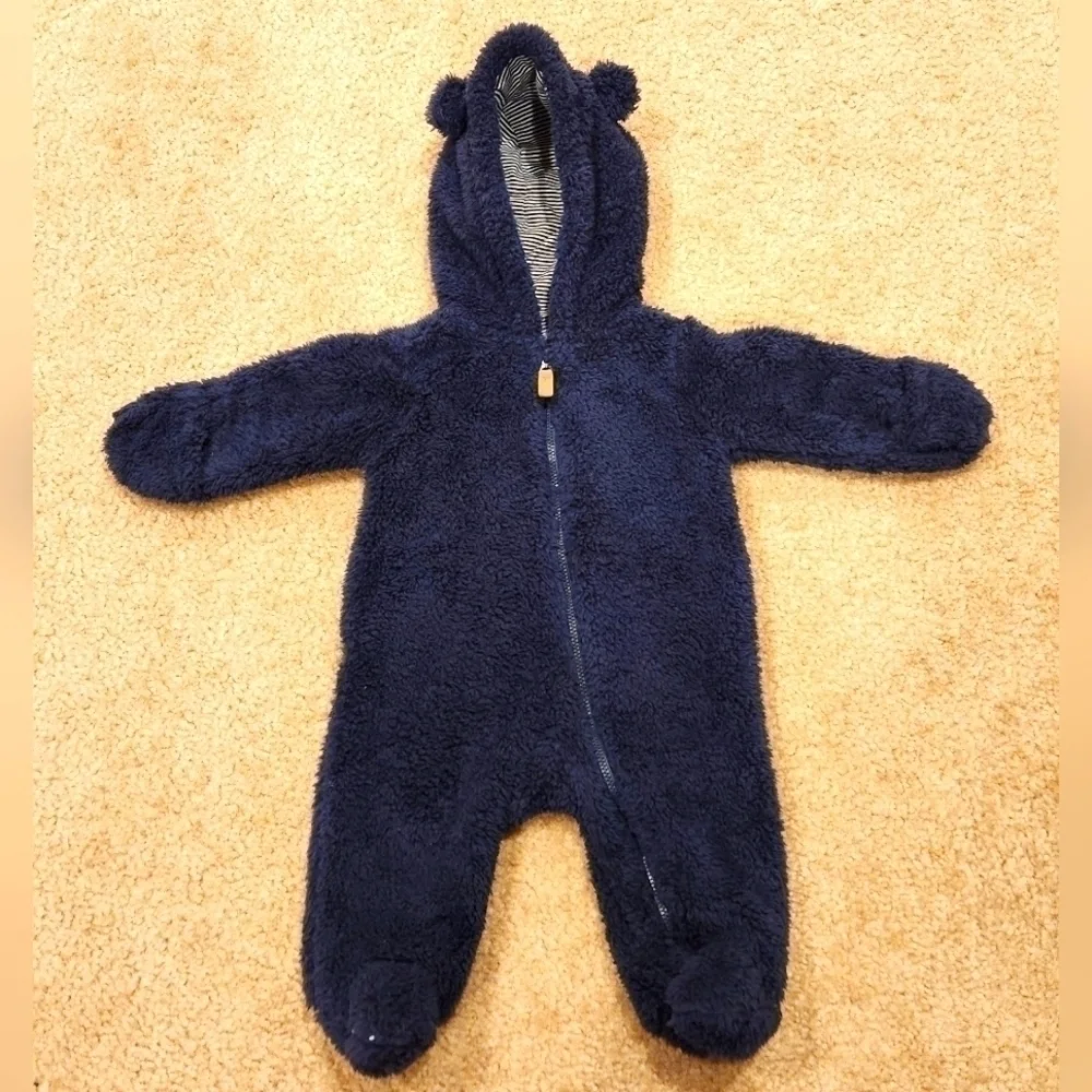 𝅺CARTER'S Navy Blue Sherpa Pram/Bunting, size 3 months